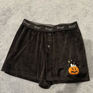 Snoopy halloween pajama shorts black